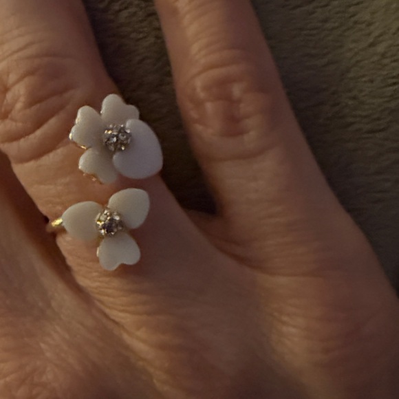 Kate Spade White and Gold Floral Ring - Picture 6 of 6